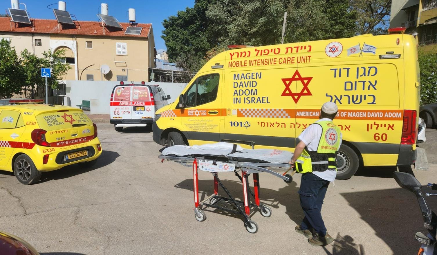 דרמה בלוד: ילדה בת 10 קרסה במהלך משחק – ליבה שב לפעום לאחר החייאה | גו ...